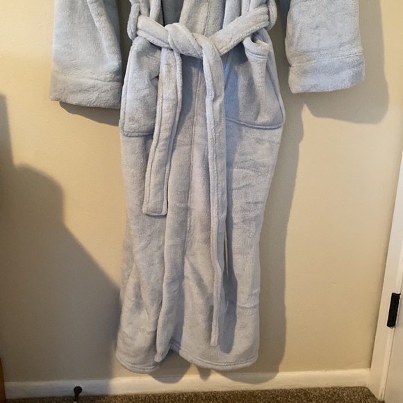 NWT Hooded Robe - Picture 2 of 11